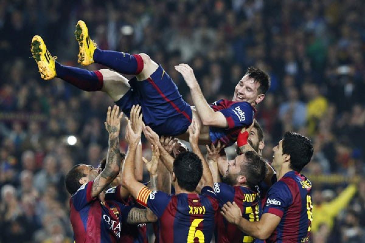 Tiga gol Messi bawa Barcelona gilas Sevilla 5-1