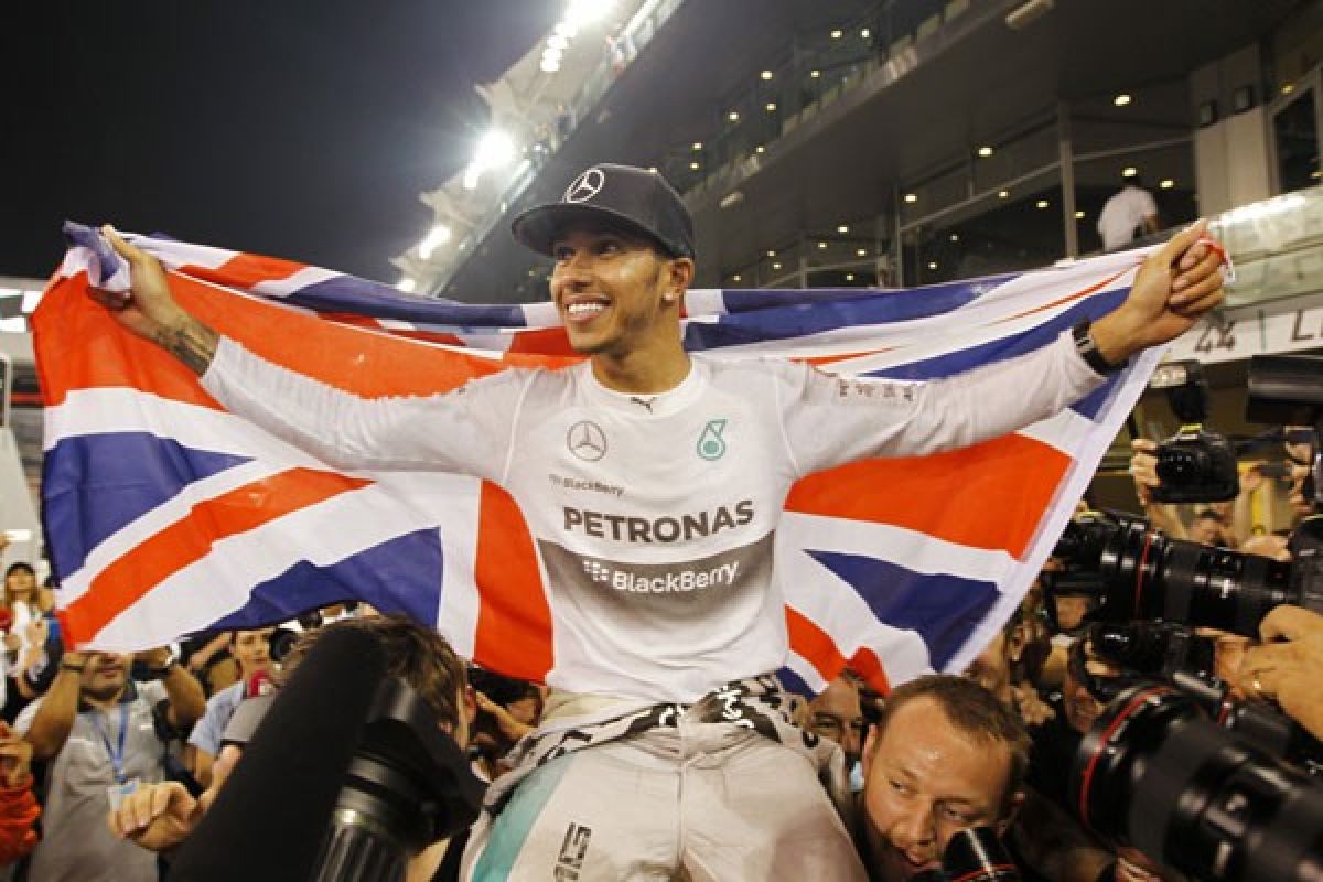 Media Inggris juluki Hamilton sebagai "raja" F1