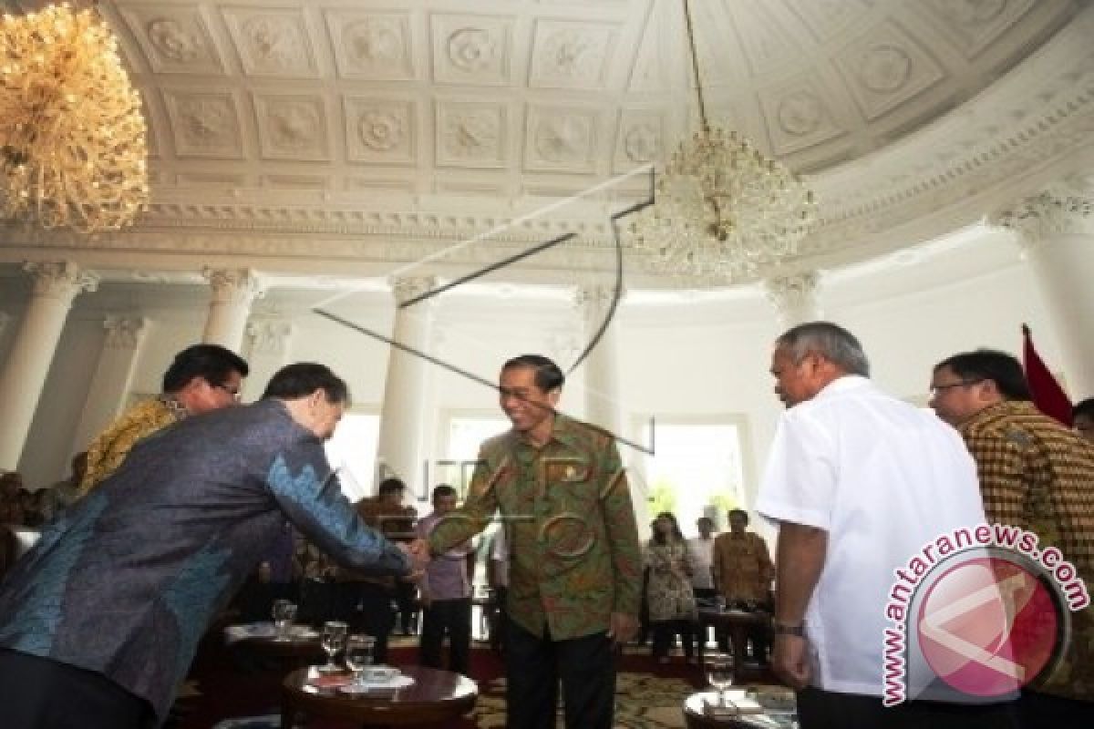 Presiden Jokowi berikan pengarahan kepada para gubernur 