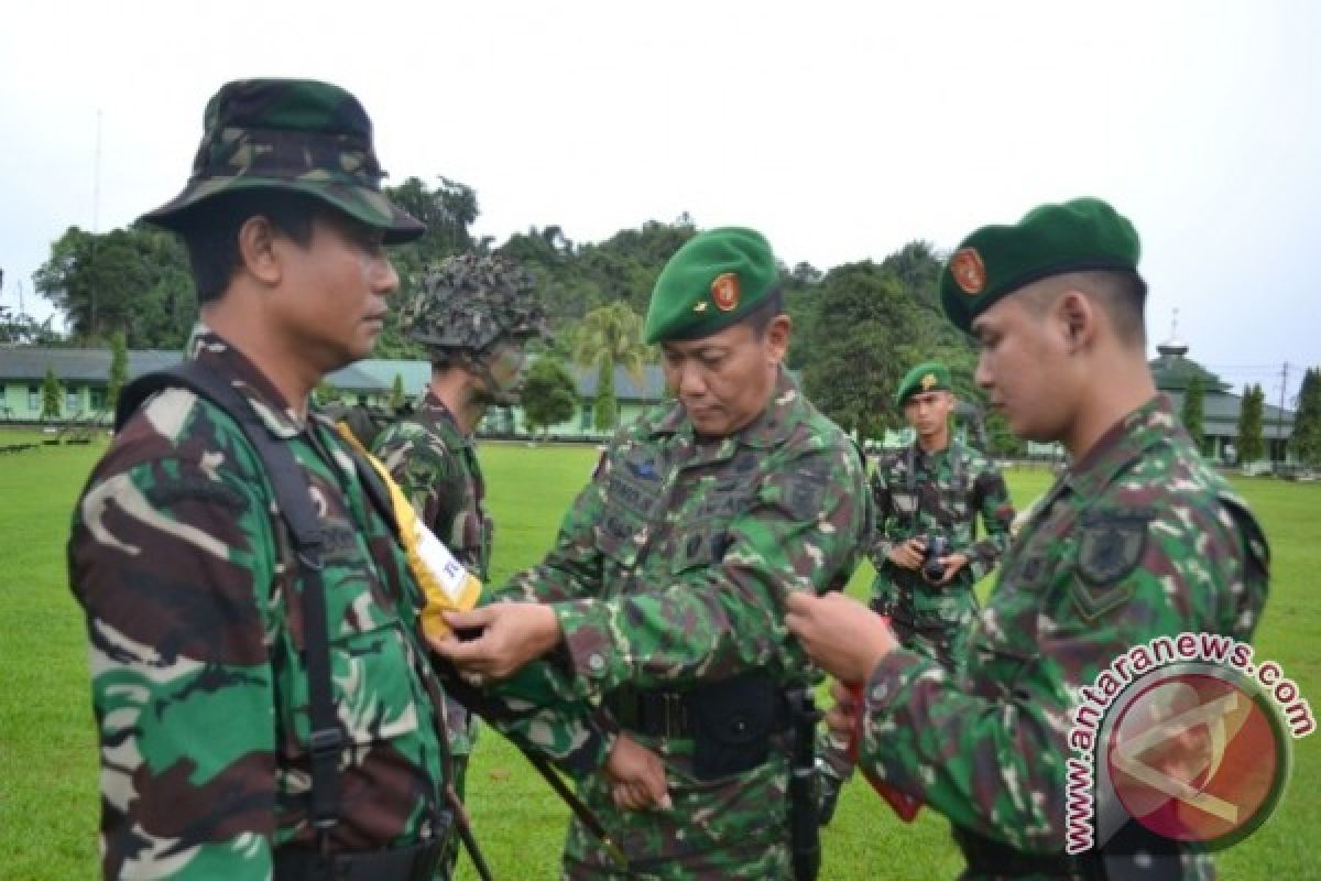 Danrem  Buka Latihan Taktis Yonif 611/Awang Long