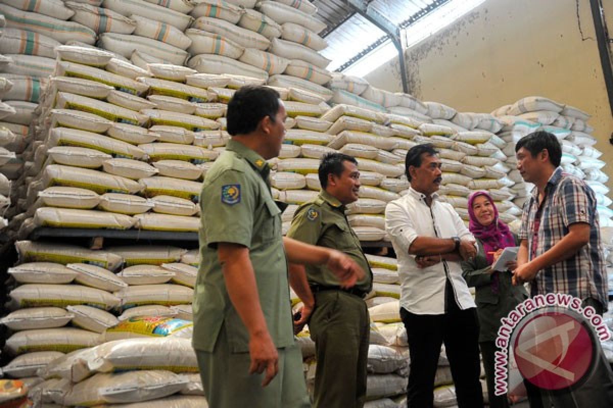 Petani Ogan Komering Ilir pasok 50 ton beras saat panen raya