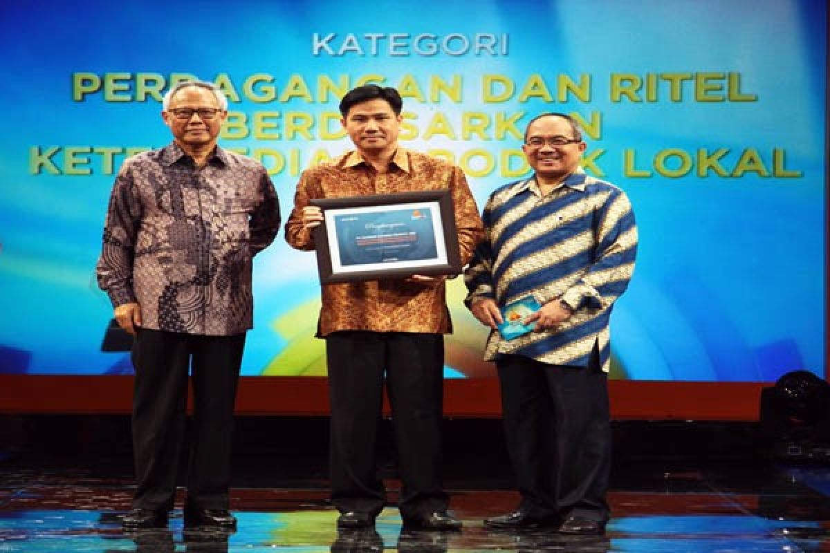  Alfamart Raih Economic Challenges Award 2014