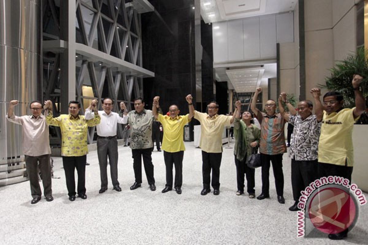 Pengurus Golkar Bali sembahyang bersama jelang Munas