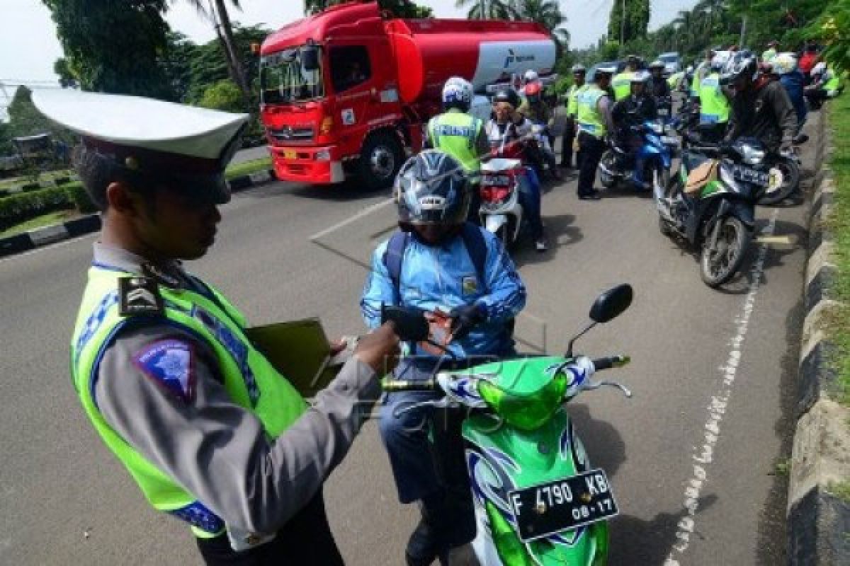 Polres Karawang Tilang Ribuan Pengendara 