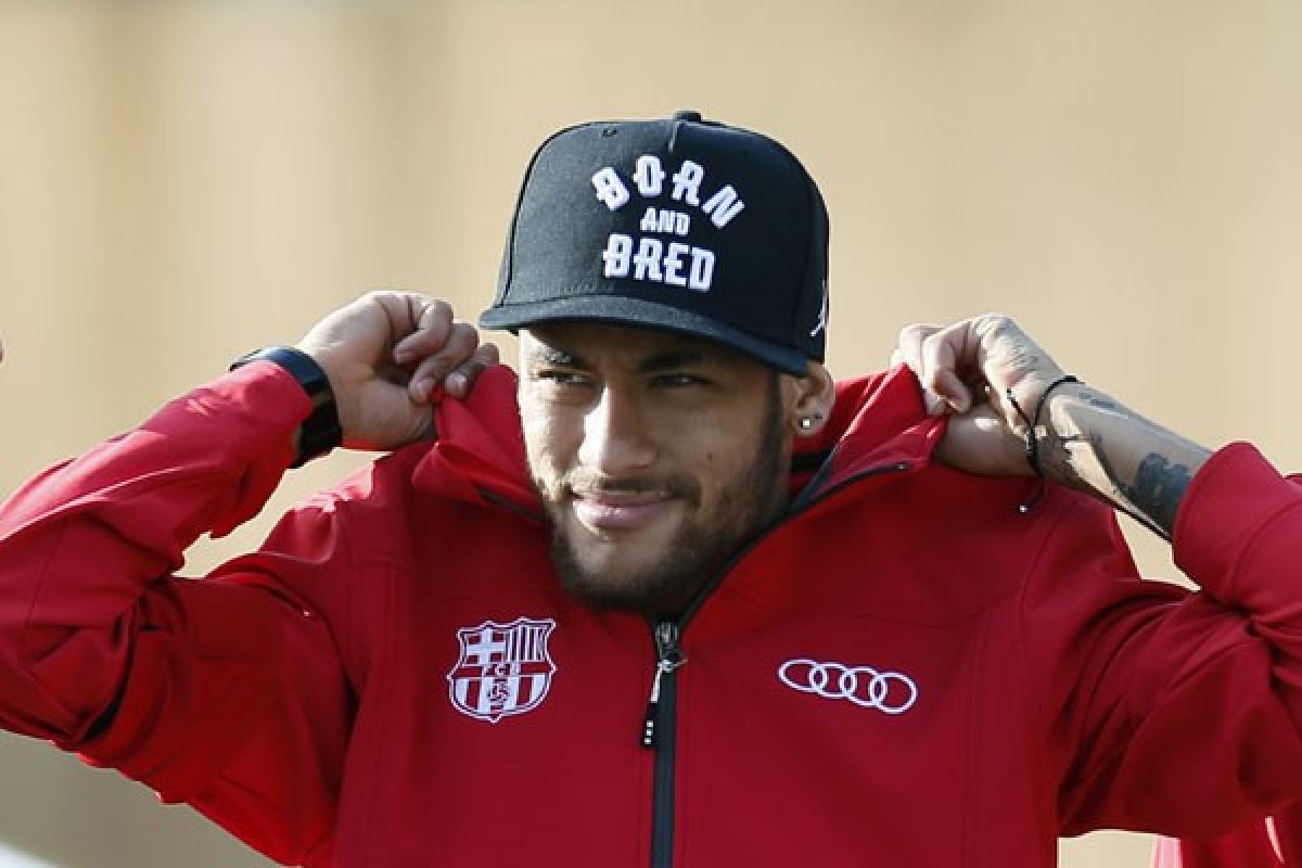 Terkait transfer Neymar Presiden Barcelona didakwa penipuan pajak 