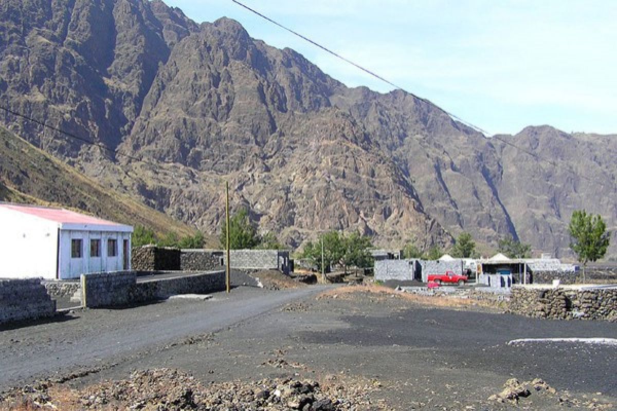 Lava Gunung Berapi Cape Verde Ancam Telan Kota