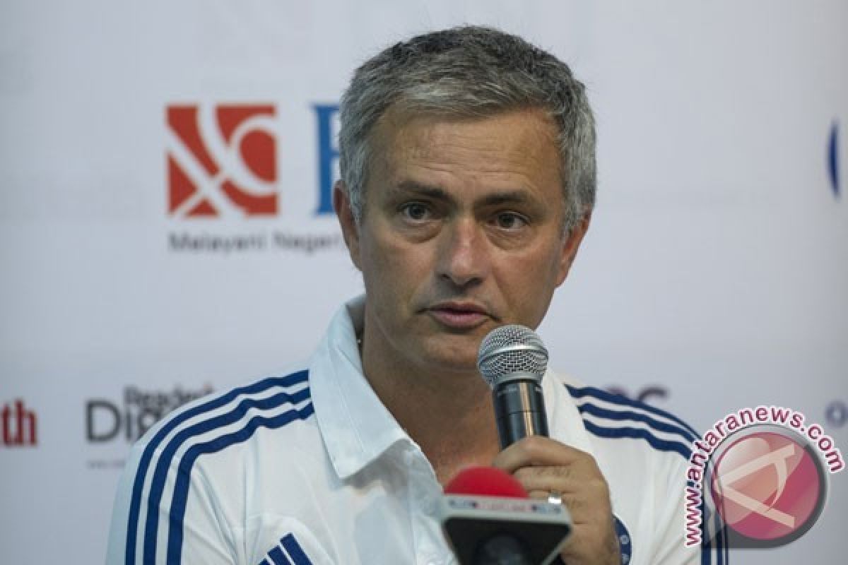 Pupus Harapan Chelsea ke Empat Besar, kata Mourinho