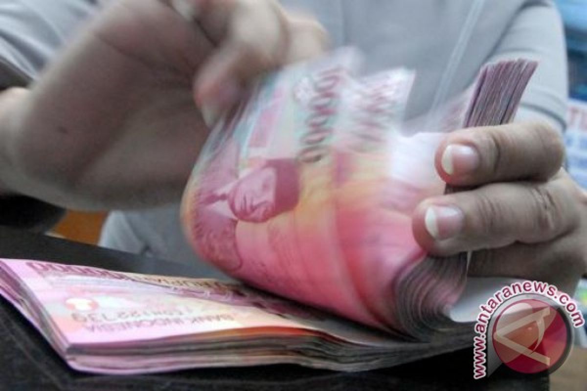 Rupiah Senin sore menguat jadi Rp14.967