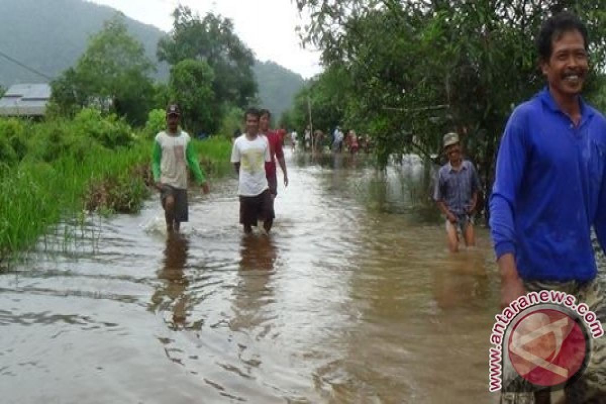 Ratusan Warga Sukadana Mengungsi Karena Banjir