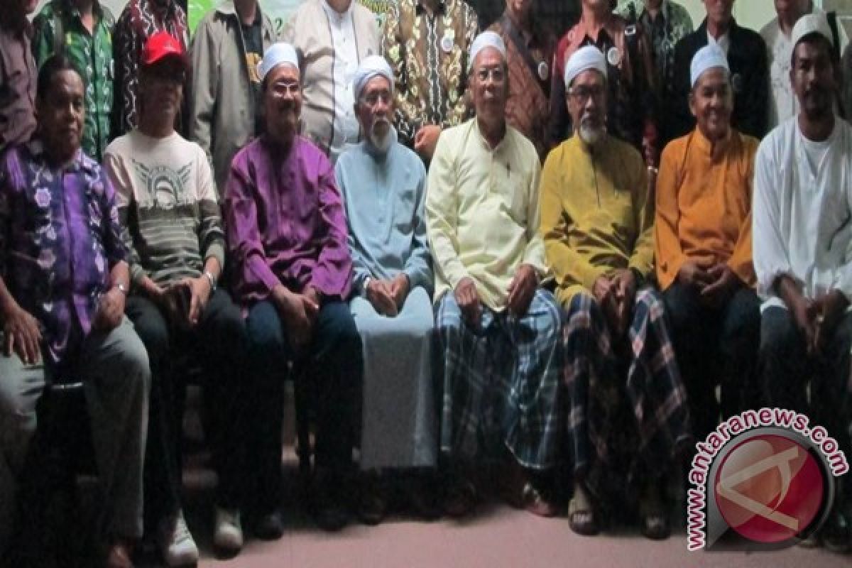 Banjar tribes of Malaysia and South Kalimantan tighten silaturahim