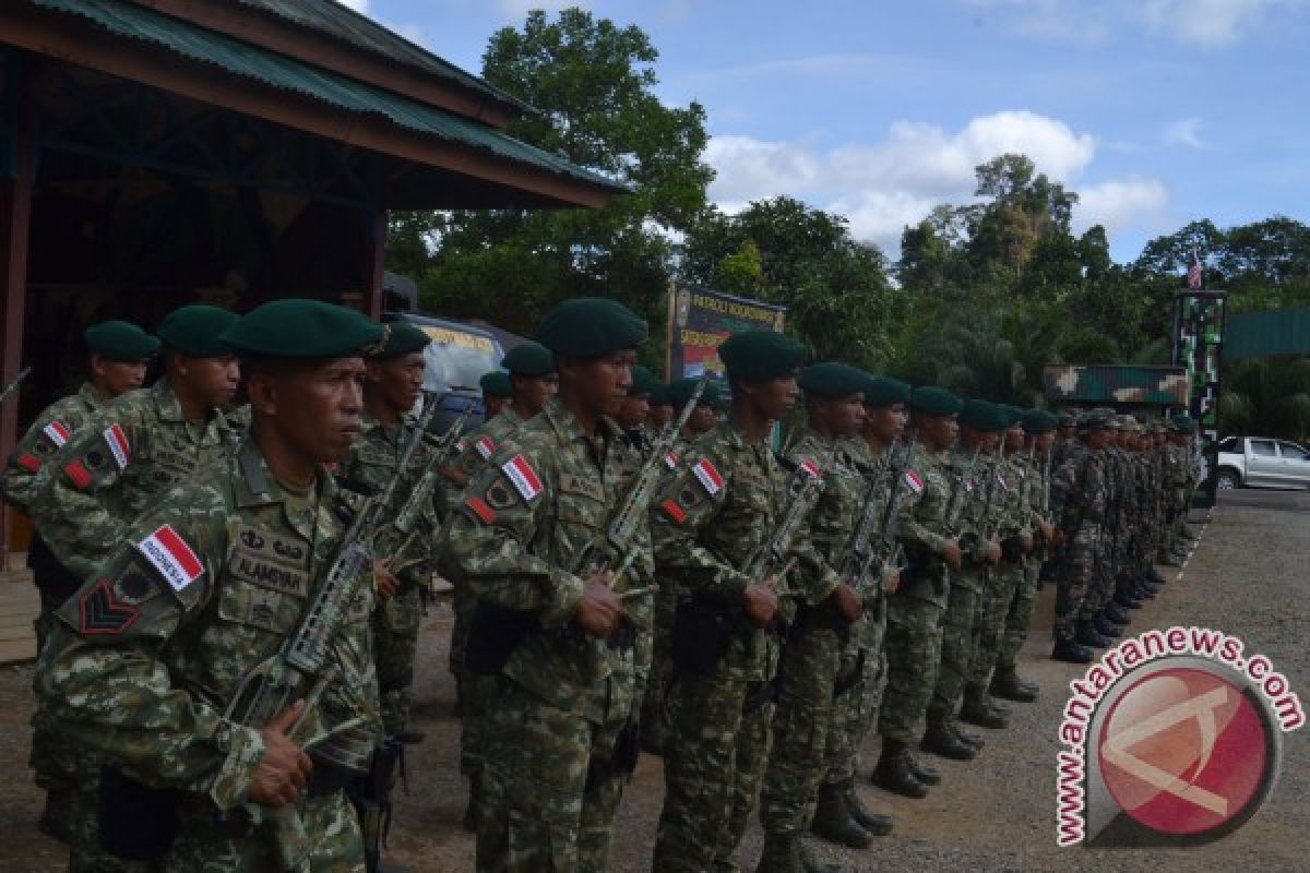 TNI-TDM patroli bersama di  perbatasan Indonesia-Malaysia