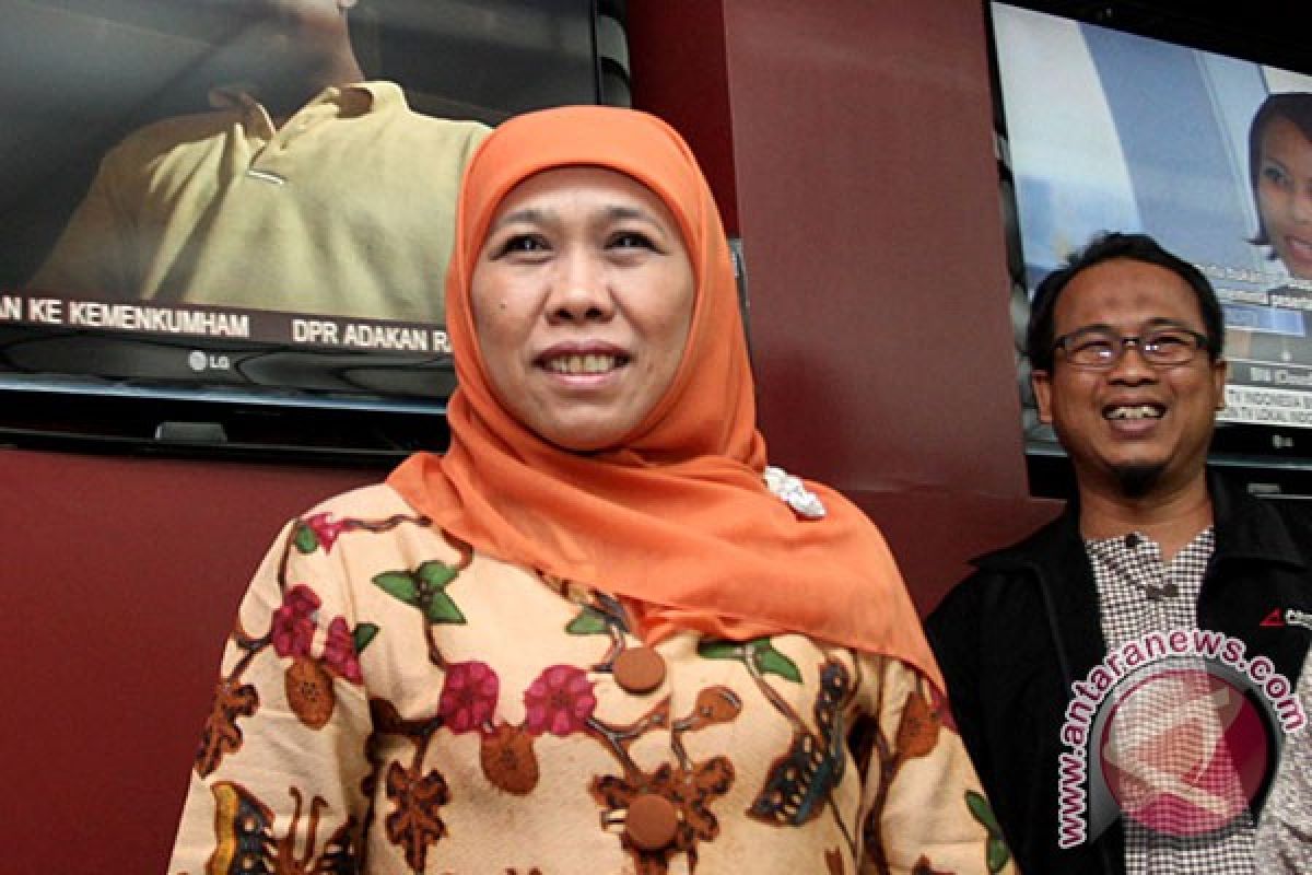 Mensos Khofifah kunjungi warung soto di Yogyakarta
