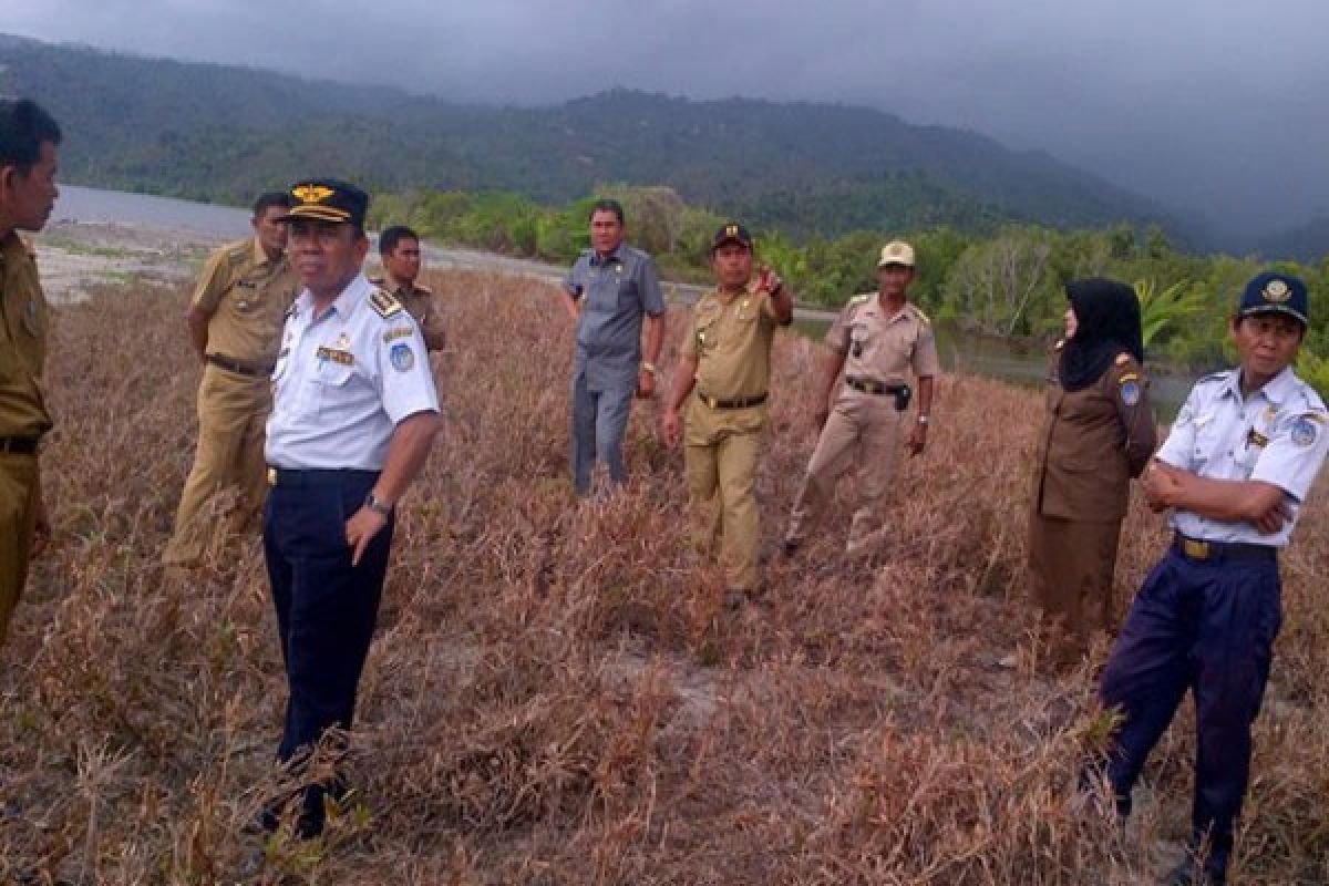 Pemkab Kolaka Akan Bangun Jalan Pantai Di Wolo