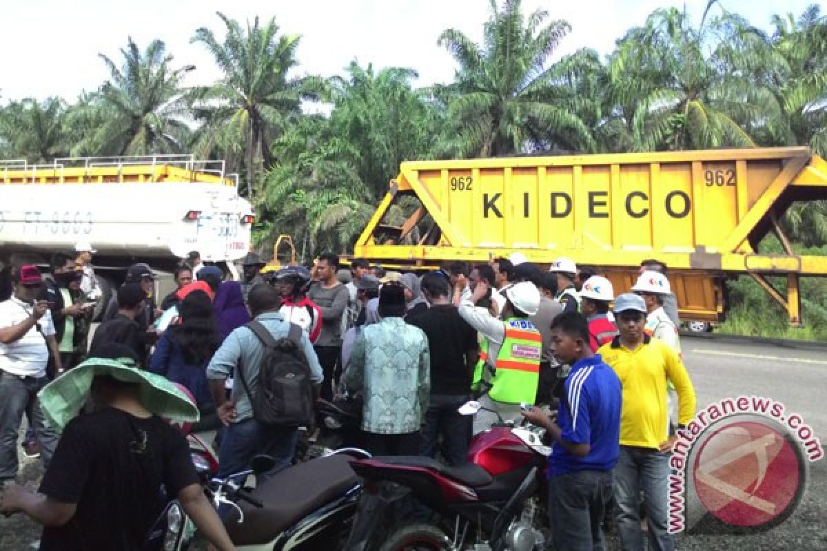 Warga unjukrasa tuntut ganti rugi dari Kideco