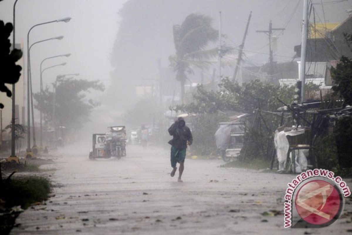 21 tewas dalam terjangan badai Hagupit di Filipina