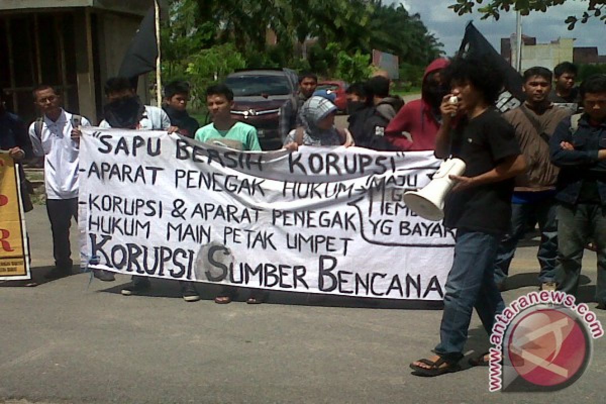 Mahasiswa Kalbar: Tangkap Dan Adili Koruptor Di Indonesia