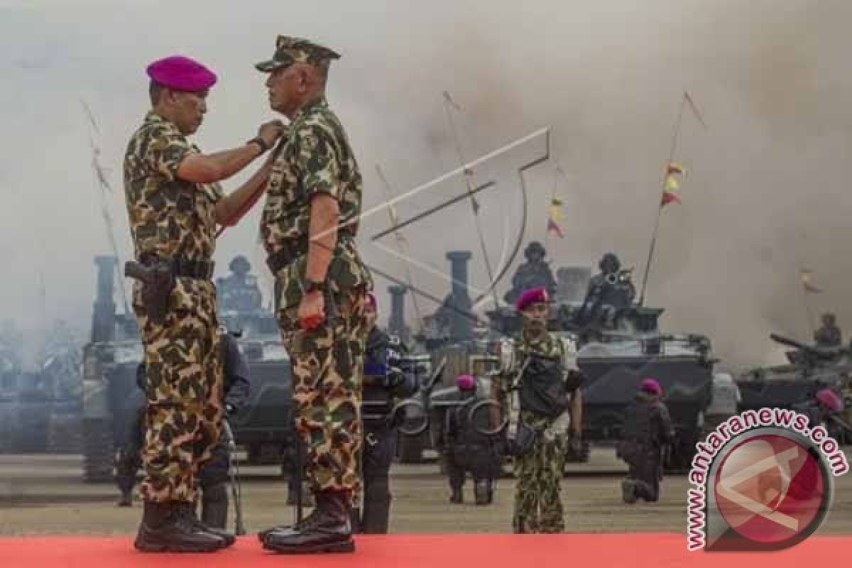 Menhan Diangkat jadi Warga Kehormatan Marinir