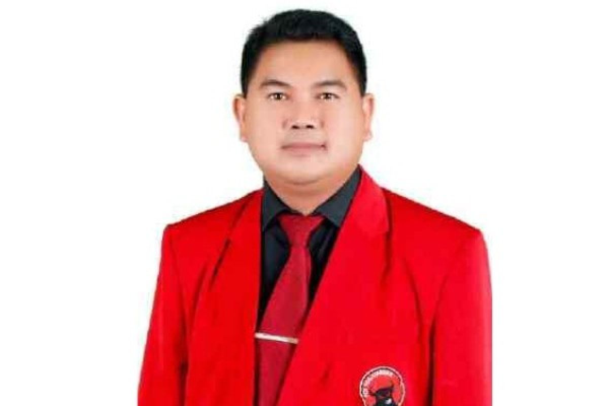 Budi Mateus Dilantik Sebagai Ketua DPRD Ketapang Periode 2014-2019