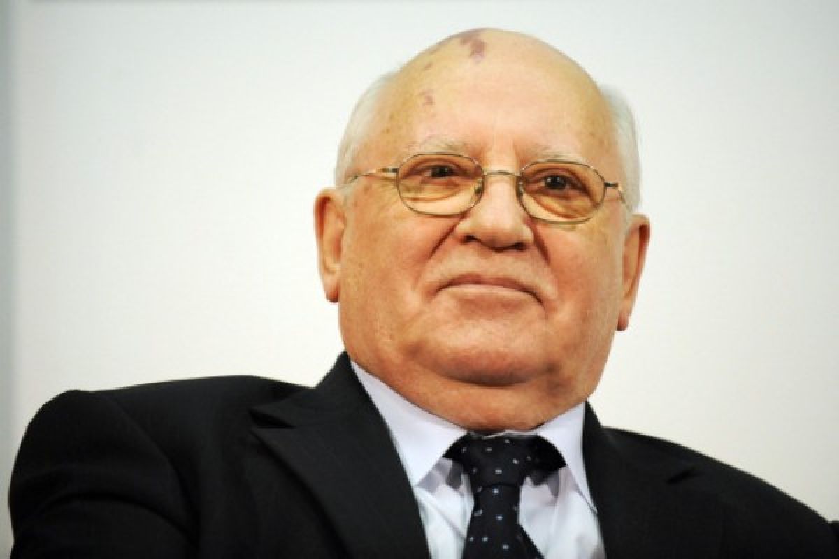 Gorbachev urges US and EU to "defrost relations" with Rusia