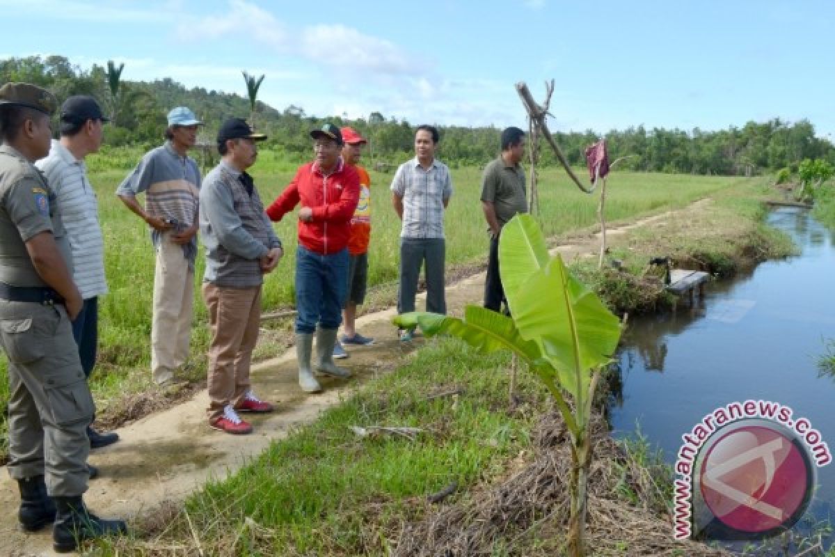 Wabup Sanggau : Orang Tua Harus Sekolahkan Anaknya