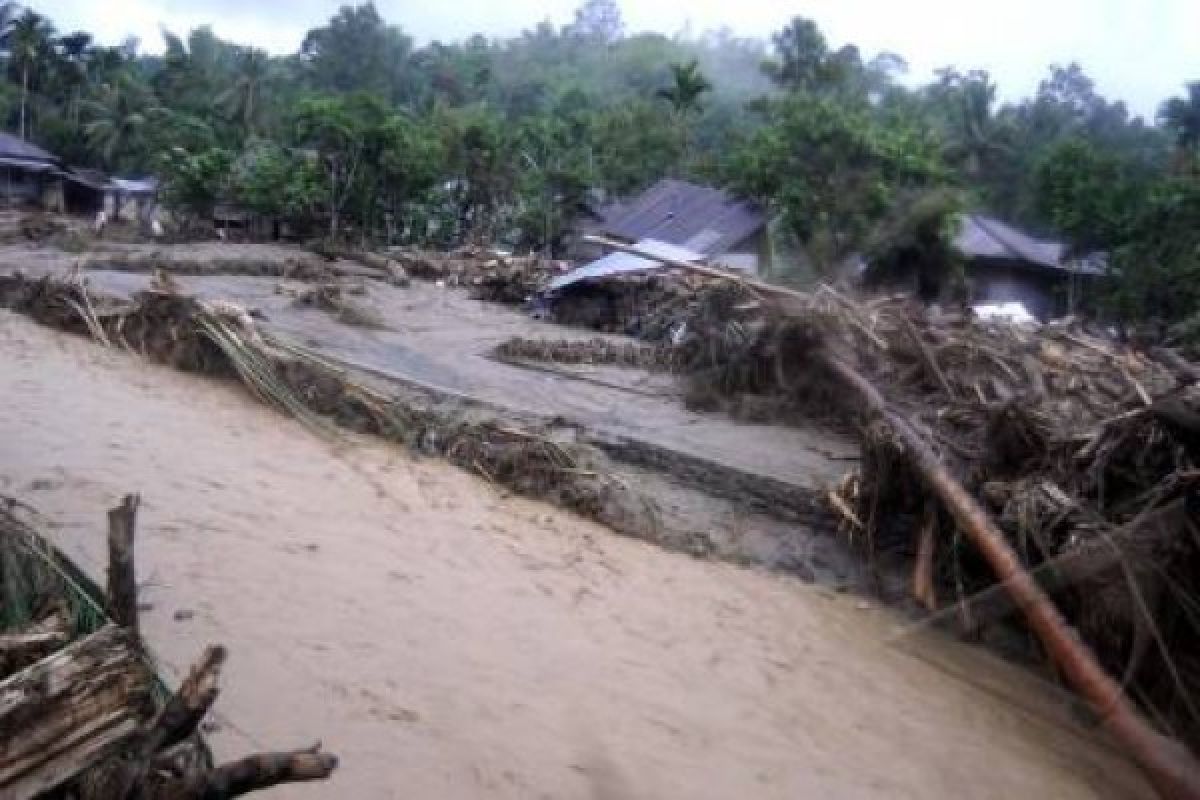 Banjir Bandang Sungai Serayu Terjang Empat Kabupaten