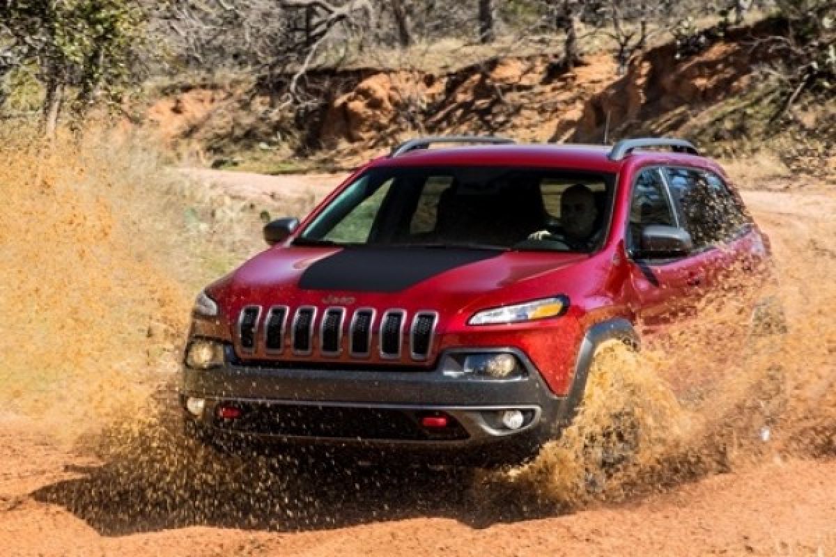 Jeep Cherokee Trailhawk jagoan off-road