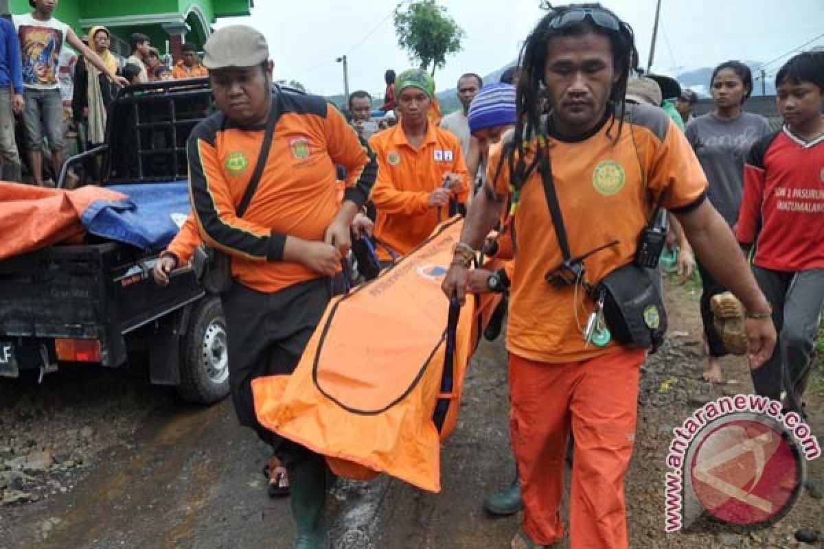 Longsor di Jayapura, empat orang tewas