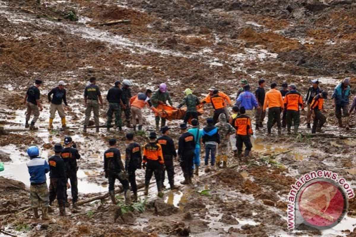 Korban meninggal akibat longsor Banjarnegara jadi 24 orang