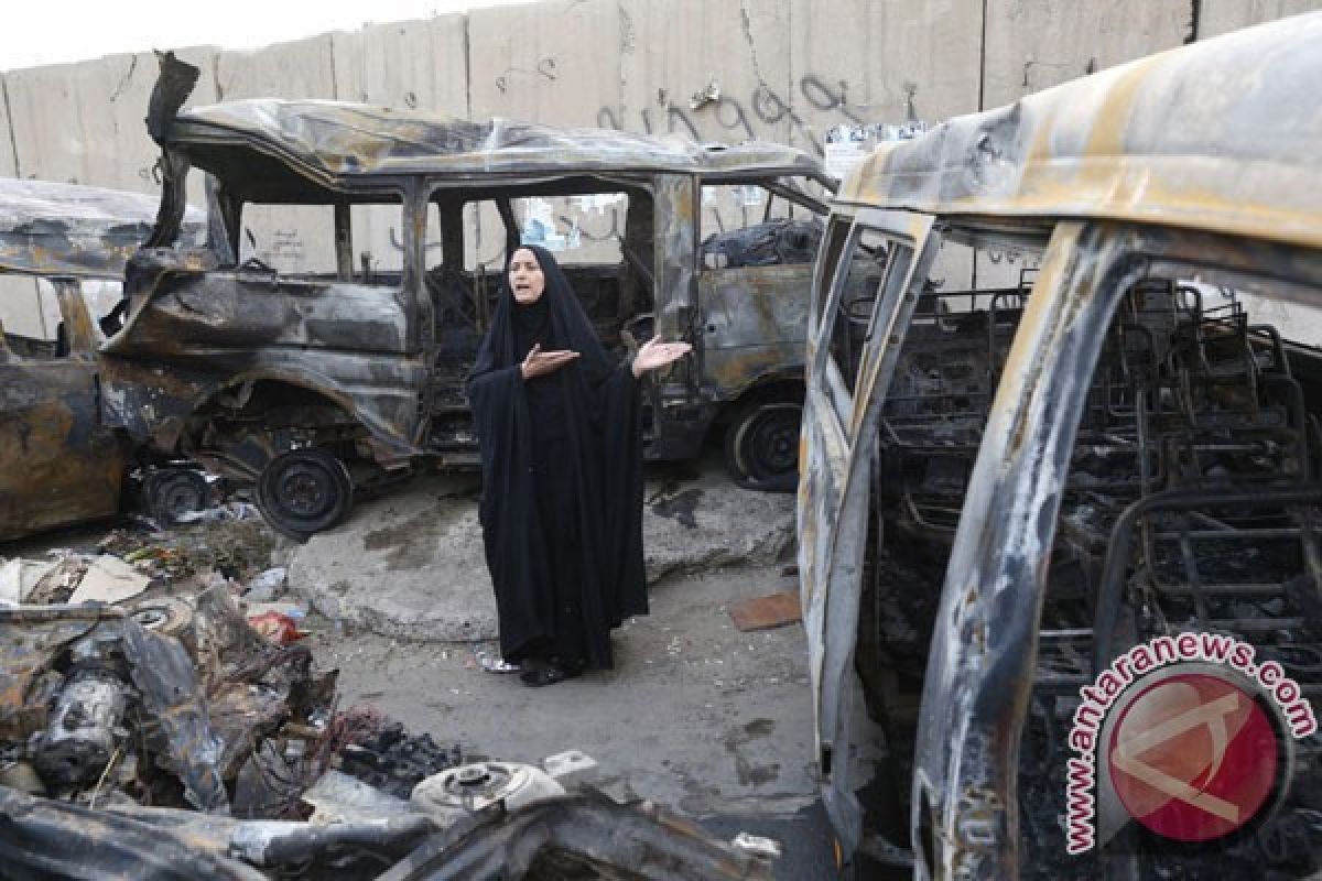 Bom bus meledak, belasan orang tewas di Irak