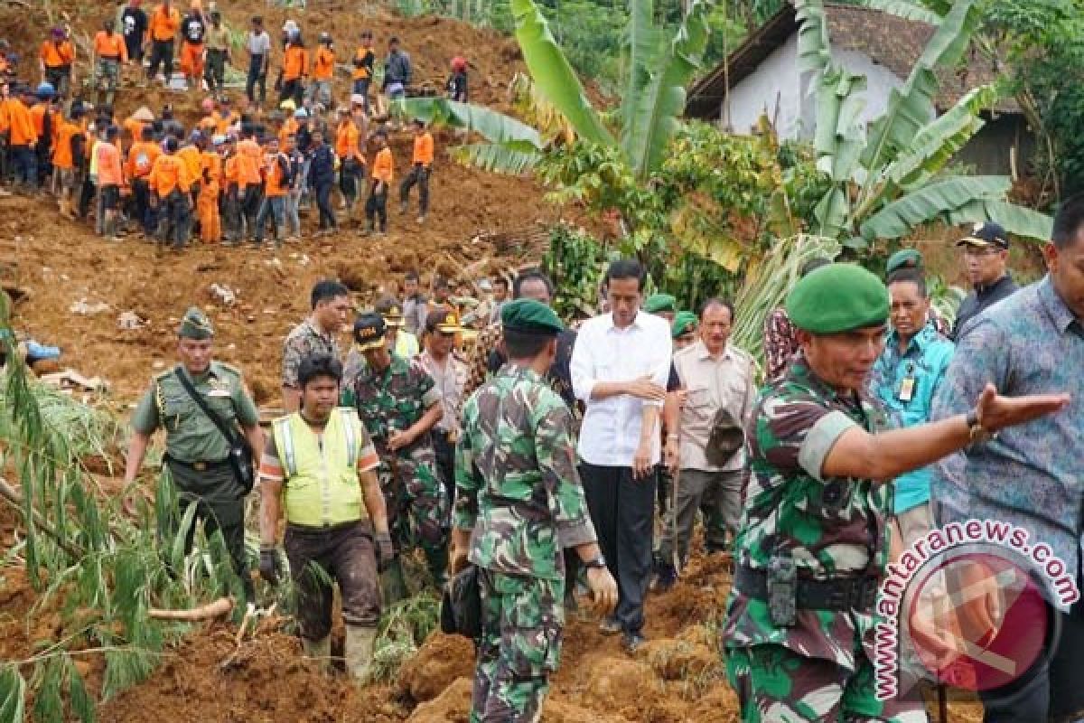 Presiden minta korban longsor Banjarnegara dipindahkan