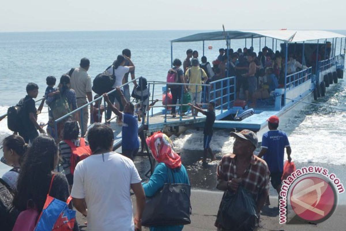 Rapat pengembangan Nusa Penida di atas kapal pesiar