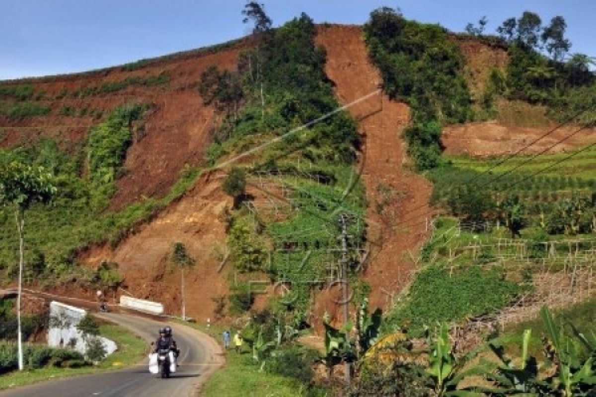 Masyarakat di Perbukitan Prambanan diimbau waspada longsor 