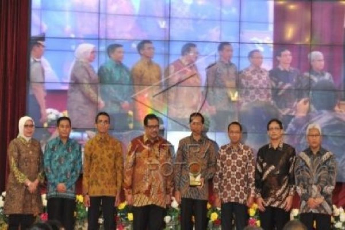 Presiden: Pers Harus Berikan Kritik Membangun