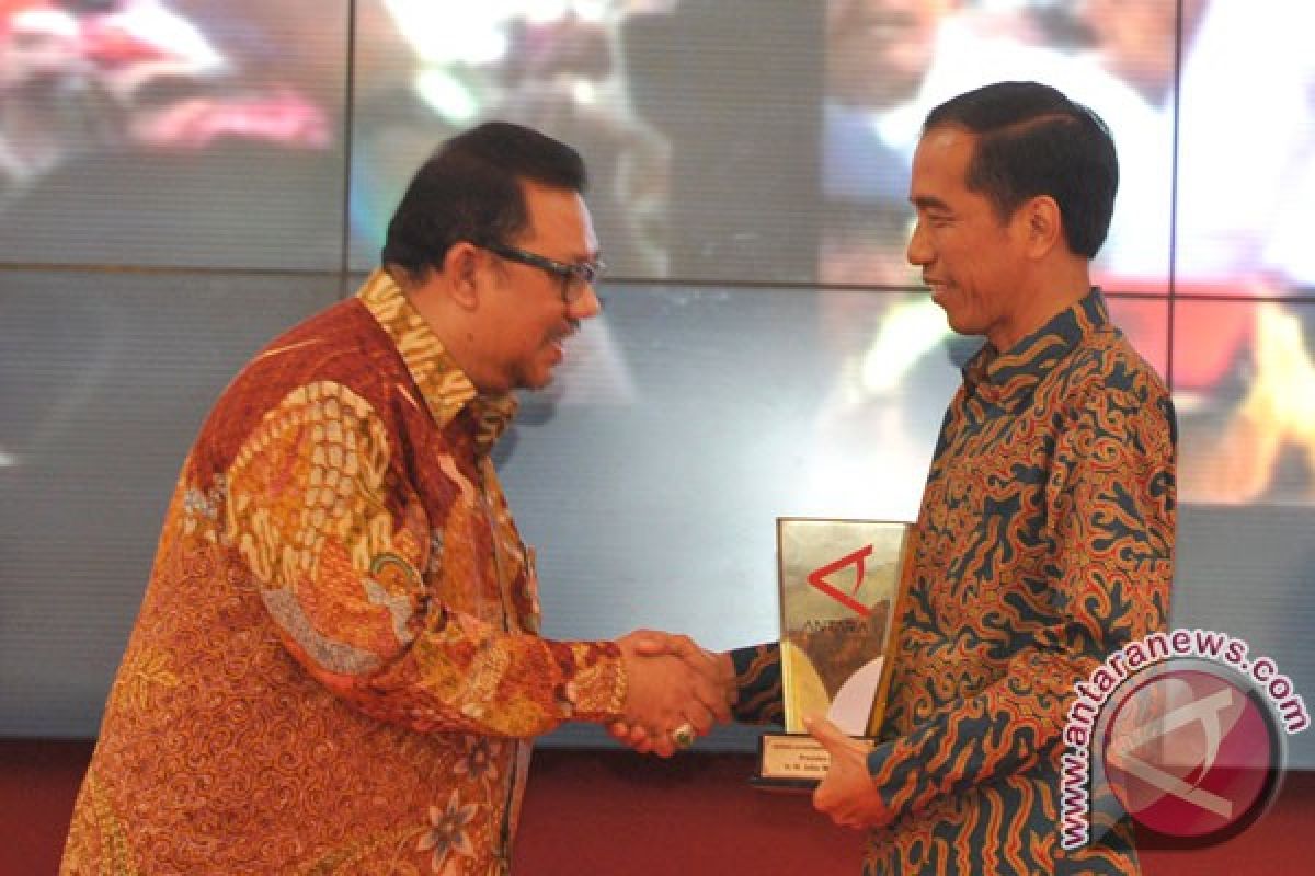 Presiden terima Antara Achievement Award