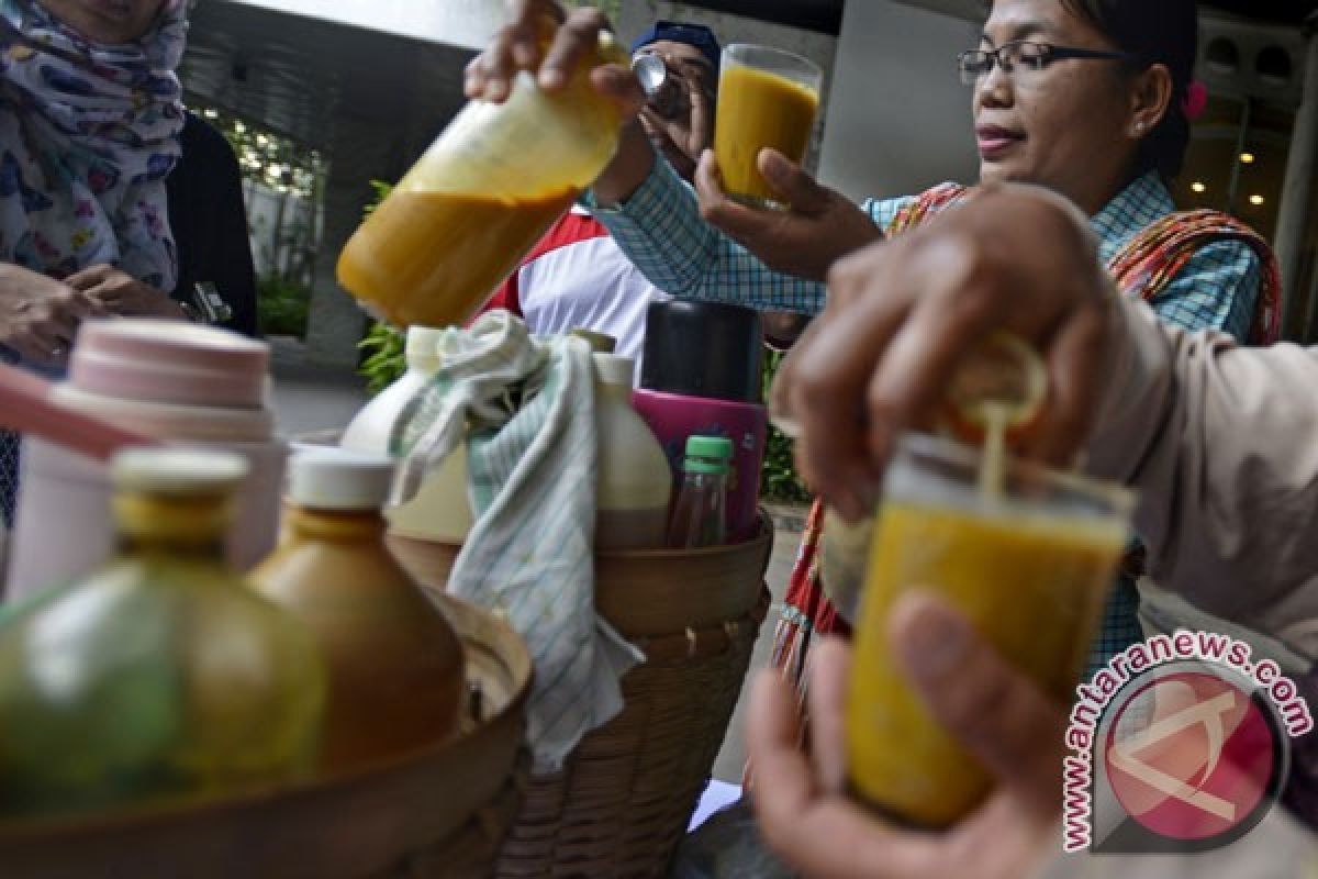 Finalis Ratu Jamu Gendong ikuti kirab kesenian