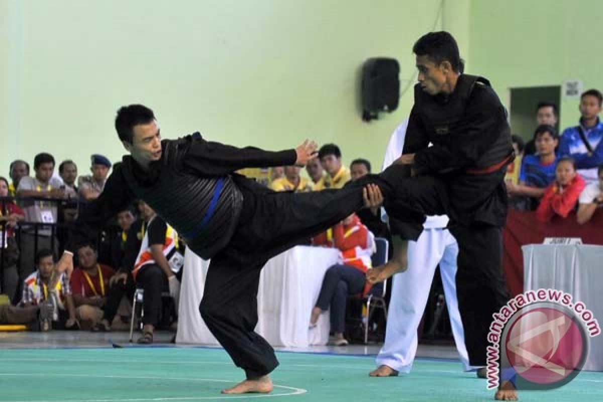 Mahasiswa Spanyol tertarik belajar pencak silat