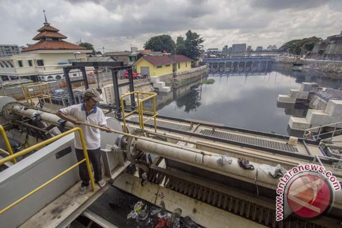 Pompa air MOI mampu sedot air 500 liter per detik