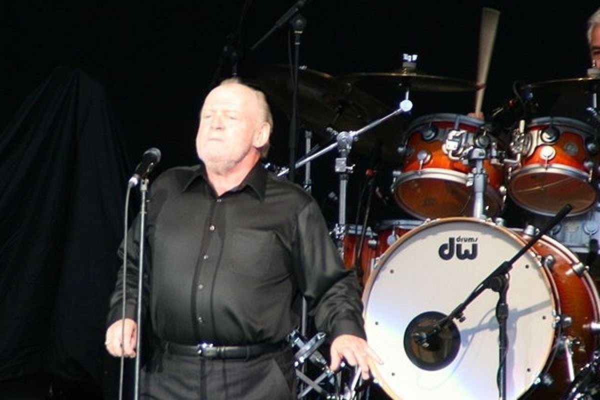 Rocker Inggris Joe Cocker Tutup Usia