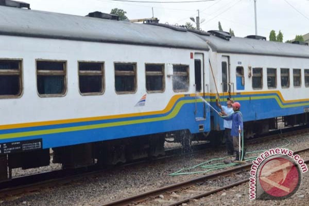 KAI: tiket kereta api reguler natal 70 persen terjual