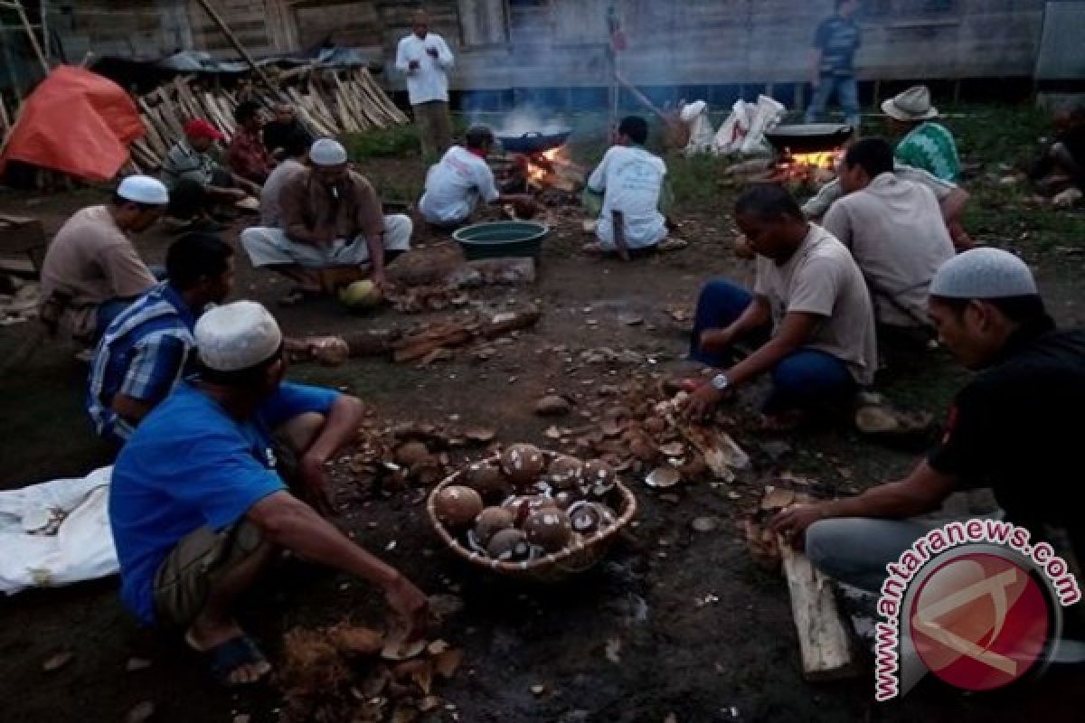 Gotong Royong Perkawinan Di Balangan