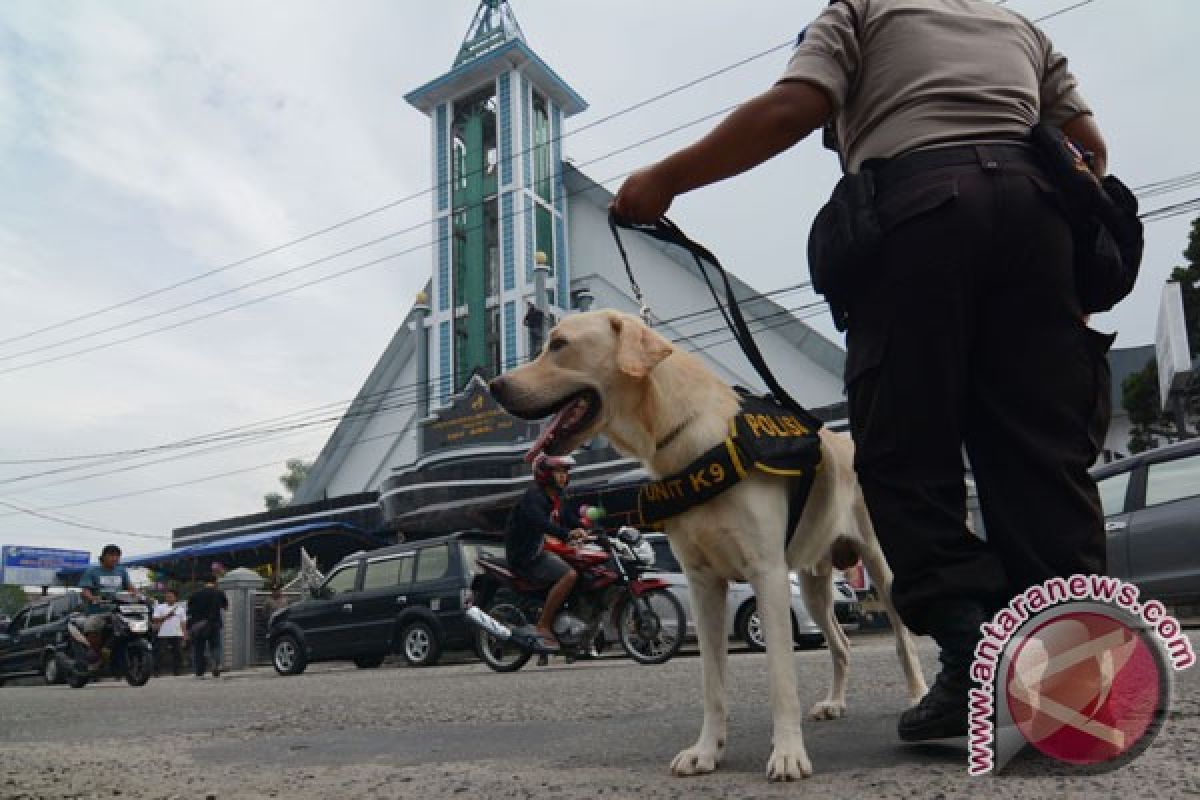 1.250 Banser amankan misa Natal Surabaya