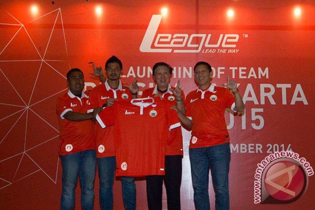 Persija incar bek asing