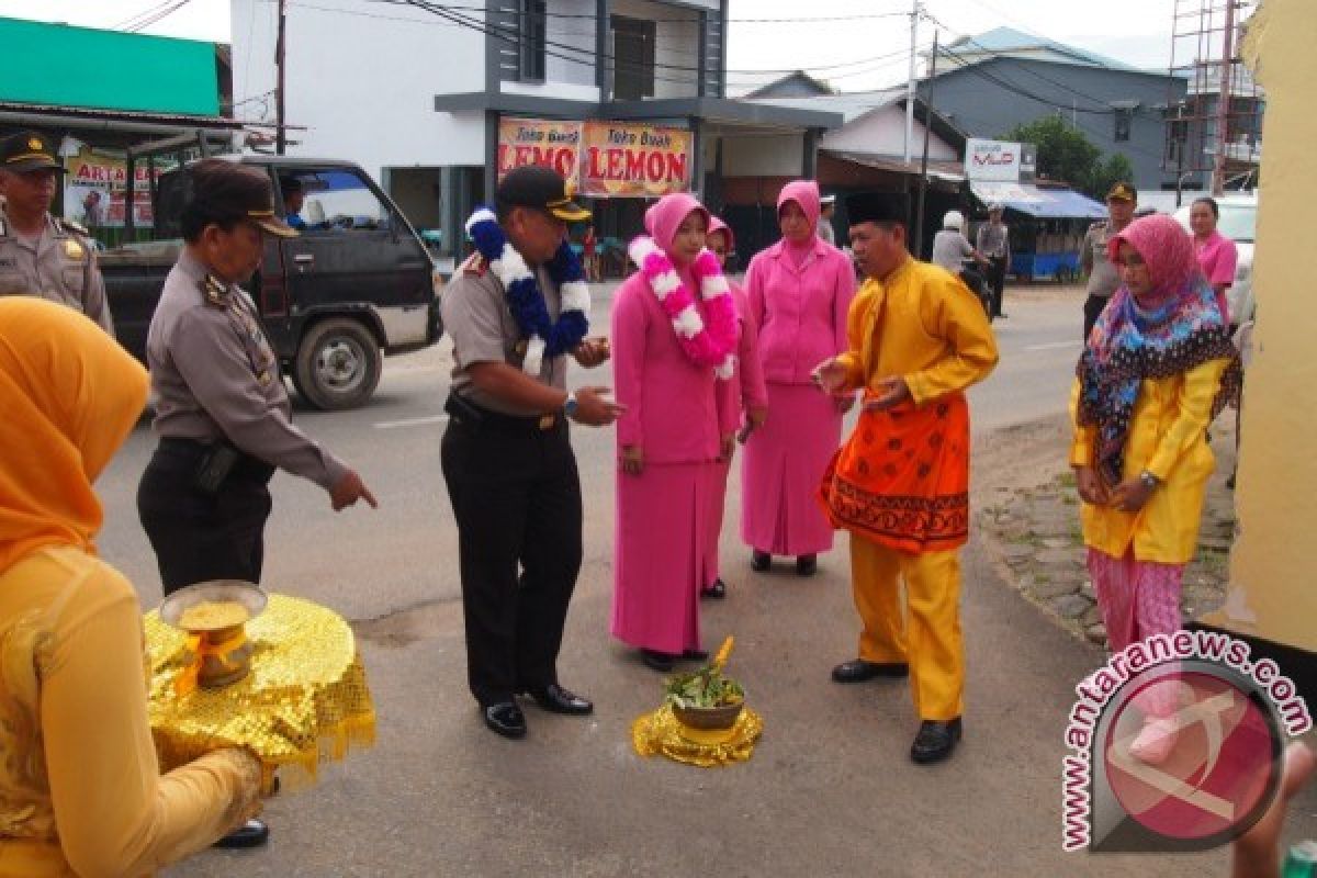 Kapolres Baru Ketapang Disambut Jajaran Polisi