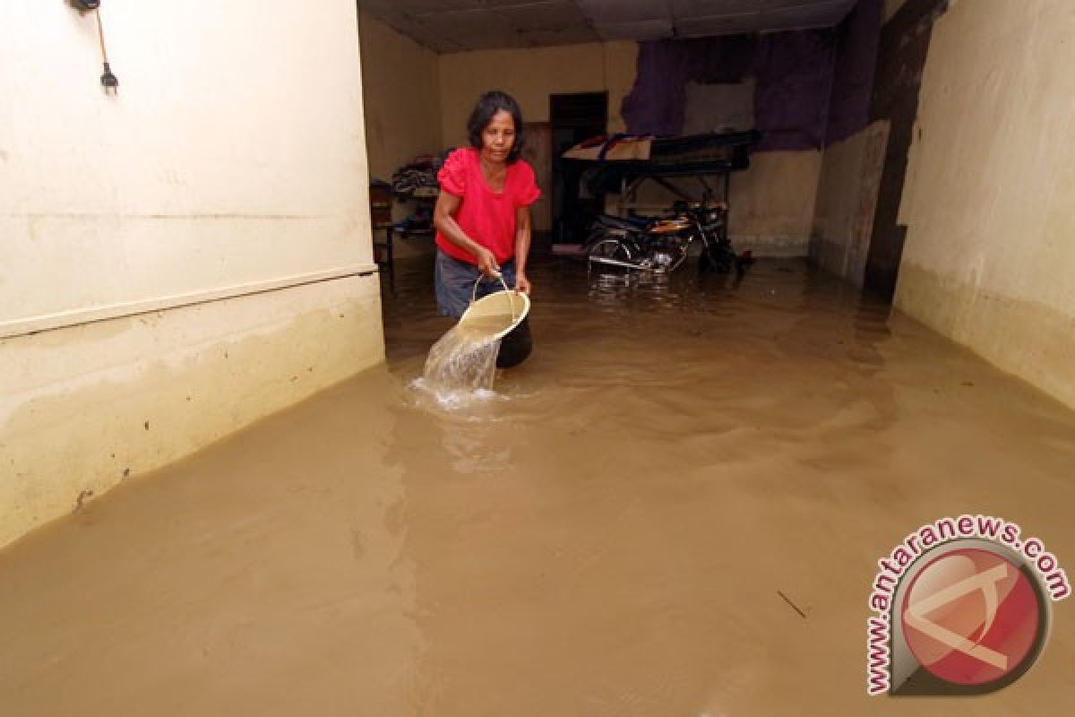 1,453 families affected by flooding in Langkat, N Sumatra