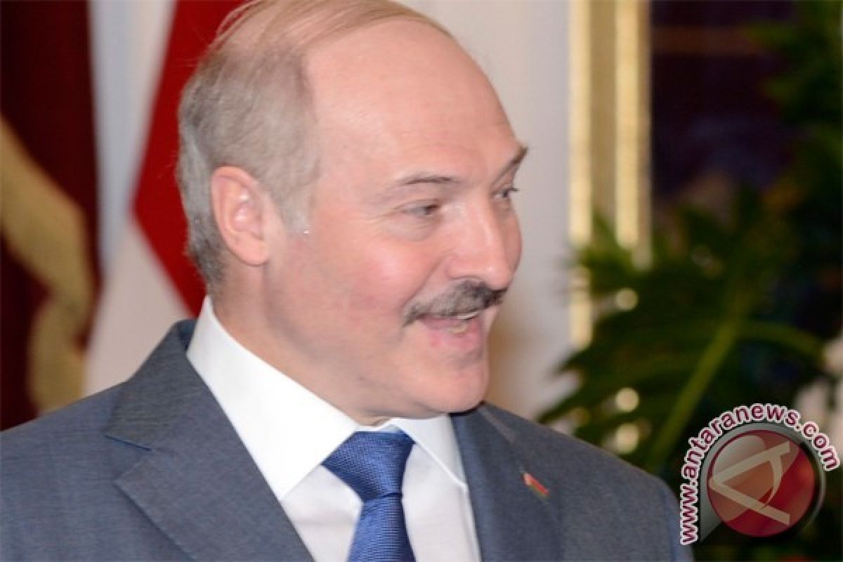 Presiden Belarusia Alexander Lukashenko  mengaku terinfeksi corona tanpa gejala