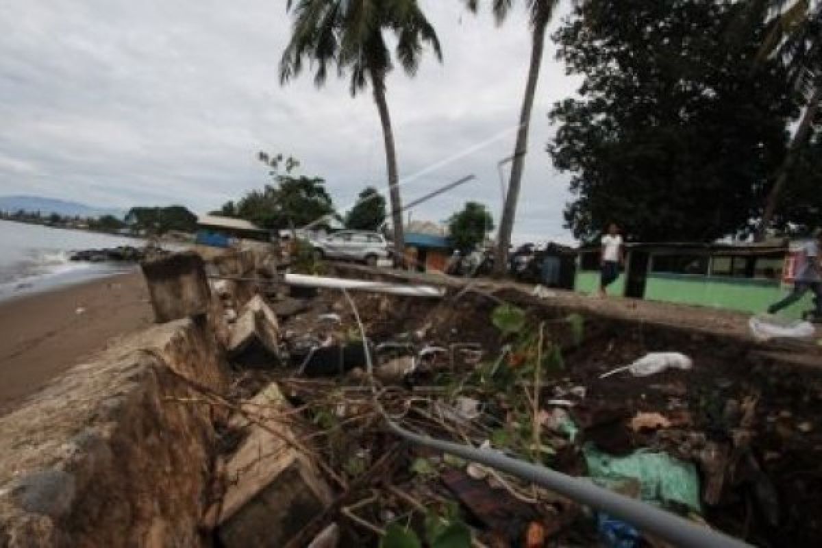 Biaya Penanganan Abrasi Pantai Sutera Rp40 Miliar