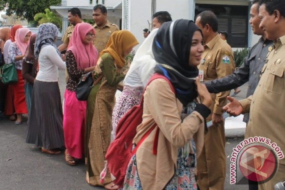 Pemkab Bireuen Berikan Beasiswa Kepada Mahasiswa