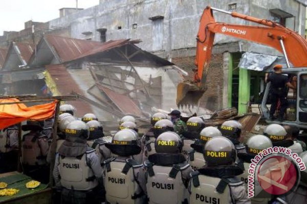 Ratusan kios di tanah PT KAI digusur di Aceh Utara