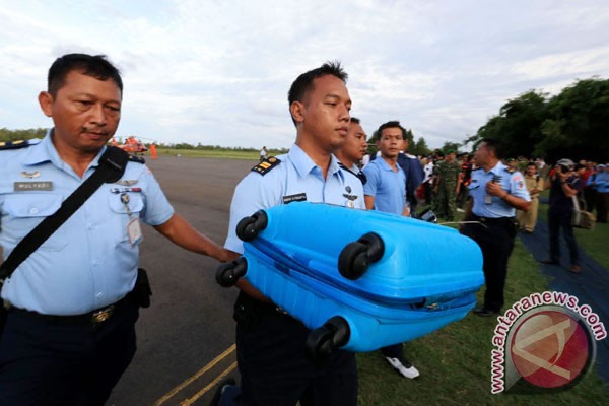 Basarnas: AirAsia konfirmasikan serpihan QZ8501