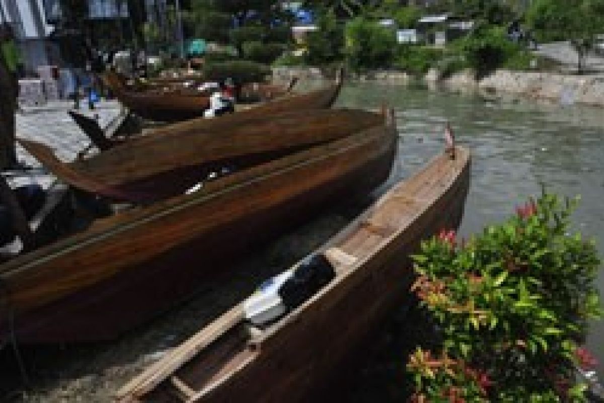 Nelayan Tradisional Karimun dapat Bantuan Alat Tangkap